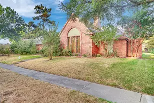 2105 Rolling Oak Ln, Garland, TX 75044 - Photo 3