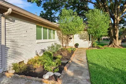 6211 Town Hill Lane, Dallas, TX 75214 - Photo 3