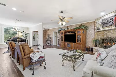 5004 Mohawk Court, De Cordova, TX 76049 - Photo 9