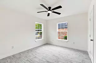 1244 E Mulkey St, Fort Worth, TX 76104 - Photo 13