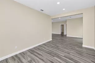 1714 Meadowbrook Ln, Irving, TX 75061 - Photo 31