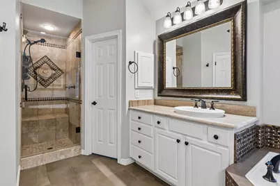 4404 Briar Hollow Drive, Plano, TX 75093 - Photo 17