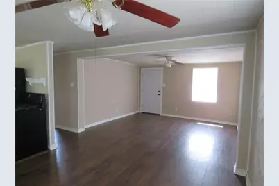 203 S Kouns Street, Cleburne, TX 76031 - Photo 17