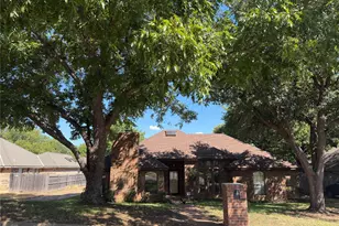 4307 Waycross Dr, Arlington, TX 76016 - Photo 1