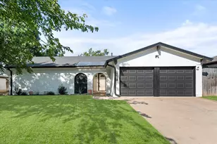 7621 Oak Ridge Dr, North Richland Hills, TX 76182 - Photo 3