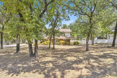124 Alvarado Oak Drive, Alvarado, TX 76009 - Photo 3
