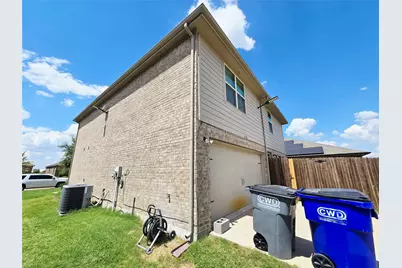 2512 Brentwood Drive, Lancaster, TX 75134 - Photo 35