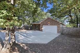1837 Jennifer Ct, Pelican Bay, TX 76020 - Photo 3