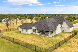 2703 Village Rd, Granbury, TX 76049 - Photo 35