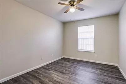14816 S Spring Ridge Circle, Balch Springs, TX 75180 - Photo 9