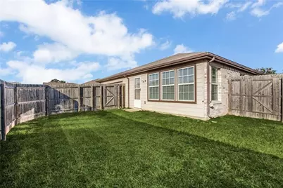 14816 S Spring Ridge Circle, Balch Springs, TX 75180 - Photo 11