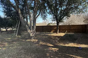 2817 NE 11th St, Mineral Wells, TX 76067 - Photo 9