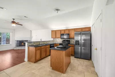 1139 Baja Drive, Grand Prairie, TX 75052 - Photo 9