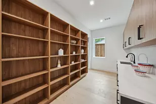 3815 Hawick Ln, Dallas, TX 75220 - Photo 9