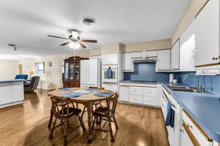 896 Randy Dr, Woodway, TX 76712 - Photo 9