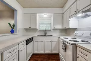 627 Texas St, Denton, TX 76209 - Photo 1