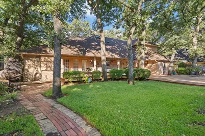 649 Parkridge Boulevard, Burleson, TX 76028 - Photo 3