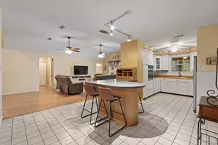 649 Parkridge Blvd, Burleson, TX 76028 - Photo 9