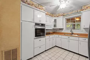 649 Parkridge Blvd, Burleson, TX 76028 - Photo 11