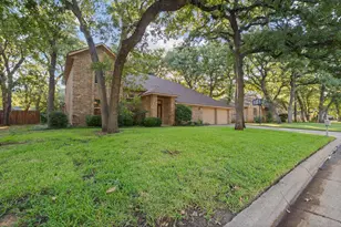 649 Parkridge Blvd, Burleson, TX 76028 - Photo 35