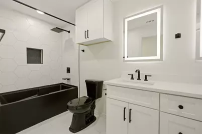 3030 Mark Twain Drive, Farmers Branch, TX 75234 - Photo 9