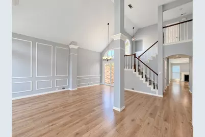 802 Crest Ridge Court, Irving, TX 75061 - Photo 3