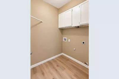 802 Crest Ridge Court, Irving, TX 75061 - Photo 17