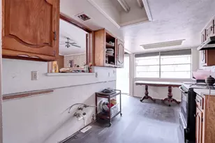 327 Penguin Dr, Dallas, TX 75241 - Photo 9