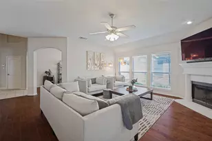 2009 Michelle Creek Dr, Little Elm, TX 75068 - Photo 9