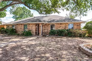 1900 Oakbluff Dr, Carrollton, TX 75007 - Photo 25