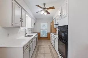 1900 Oakbluff Dr, Carrollton, TX 75007 - Photo 5