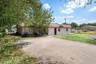 612 Meadow Park Dr, White Settlement, TX 76108 - Photo 31