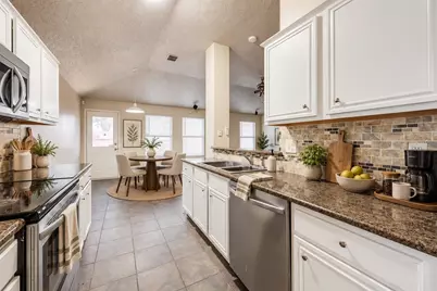 810 Engleside Drive, Arlington, TX 76018 - Photo 7