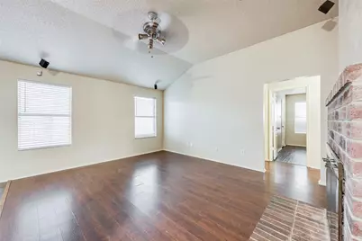 810 Engleside Drive, Arlington, TX 76018 - Photo 17