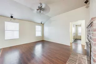 810 Engleside Dr, Arlington, TX 76018 - Photo 17