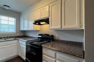 7808 Ashe Ct, Fort Worth, TX 76112 - Photo 3