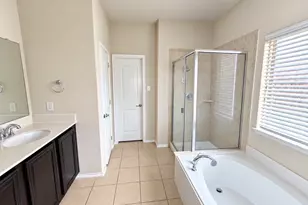 2104 Stonewood Dr, Lancaster, TX 75134 - Photo 9