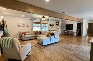 1811 W Overhill Dr, Stephenville, TX 76401 - Photo 9