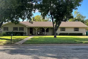 1811 W Overhill Dr, Stephenville, TX 76401 - Photo 1