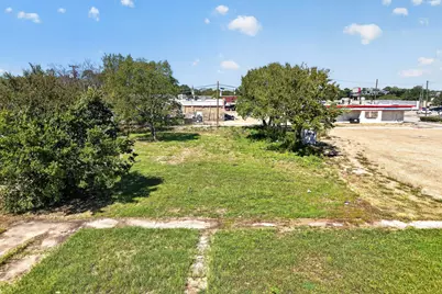 406 W Brown Street, Ennis, TX 75119 - Photo 1