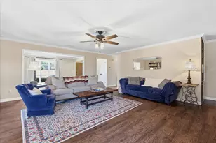 217 E Louella Dr, Hurst, TX 76054 - Photo 9