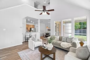 8716 Falls Rd, Irving, TX 75063 - Photo 13