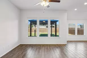 9916 Ginkgo Ln, Fort Worth, TX 76036 - Photo 5