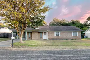 575 Ferndale Ln, Fairfield, TX 75840 - Photo 1