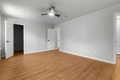 414 Hallmark Drive, Arlington, TX 76011 - Photo 15