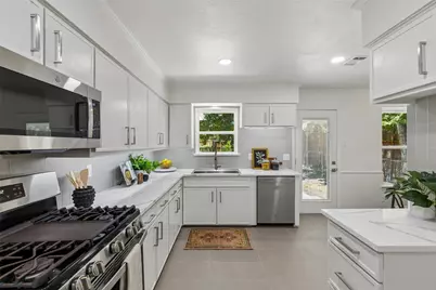 155 Bon Aire Drive, Dallas, TX 75218 - Photo 9