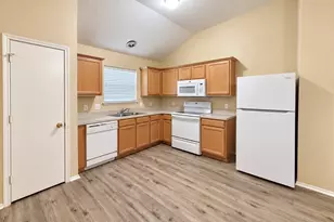 148 Spelt Ln, Dallas, TX 75241 - Photo 3