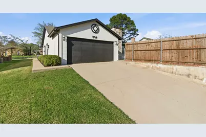 746 Red Wing Drive, Lewisville, TX 75067 - Photo 5