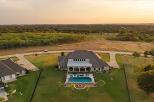 10613 Kyle Cir, Burleson, TX 76028 - Photo 35