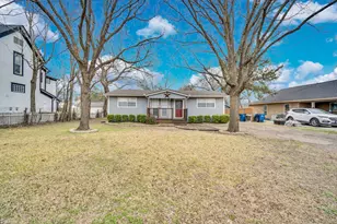 205 W Latimer St, Ennis, TX 75119 - Photo 3